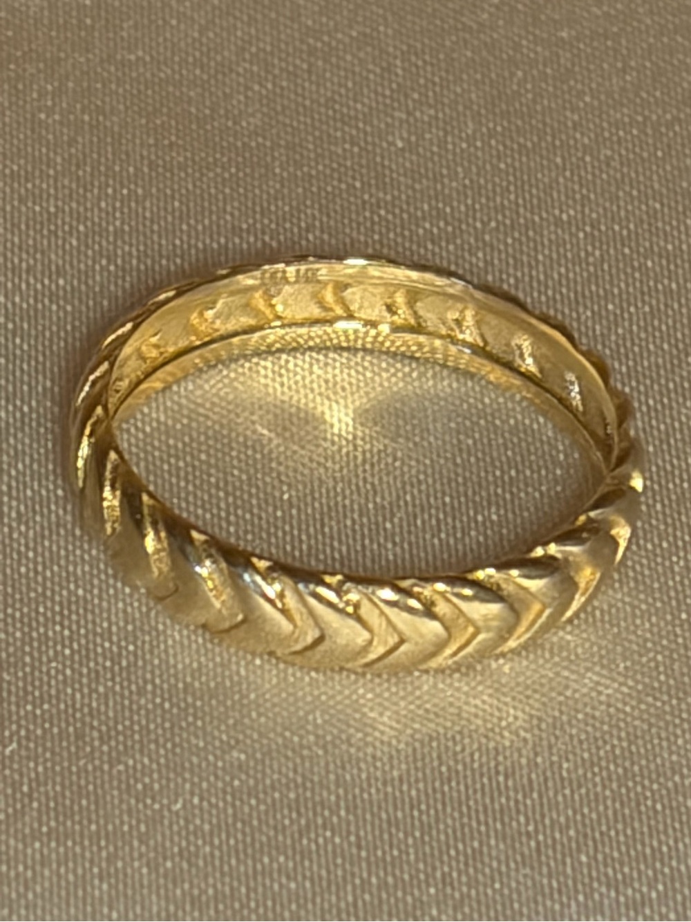 Dia Harringbone/Arrow Patterned Ring, 14k, Size 5